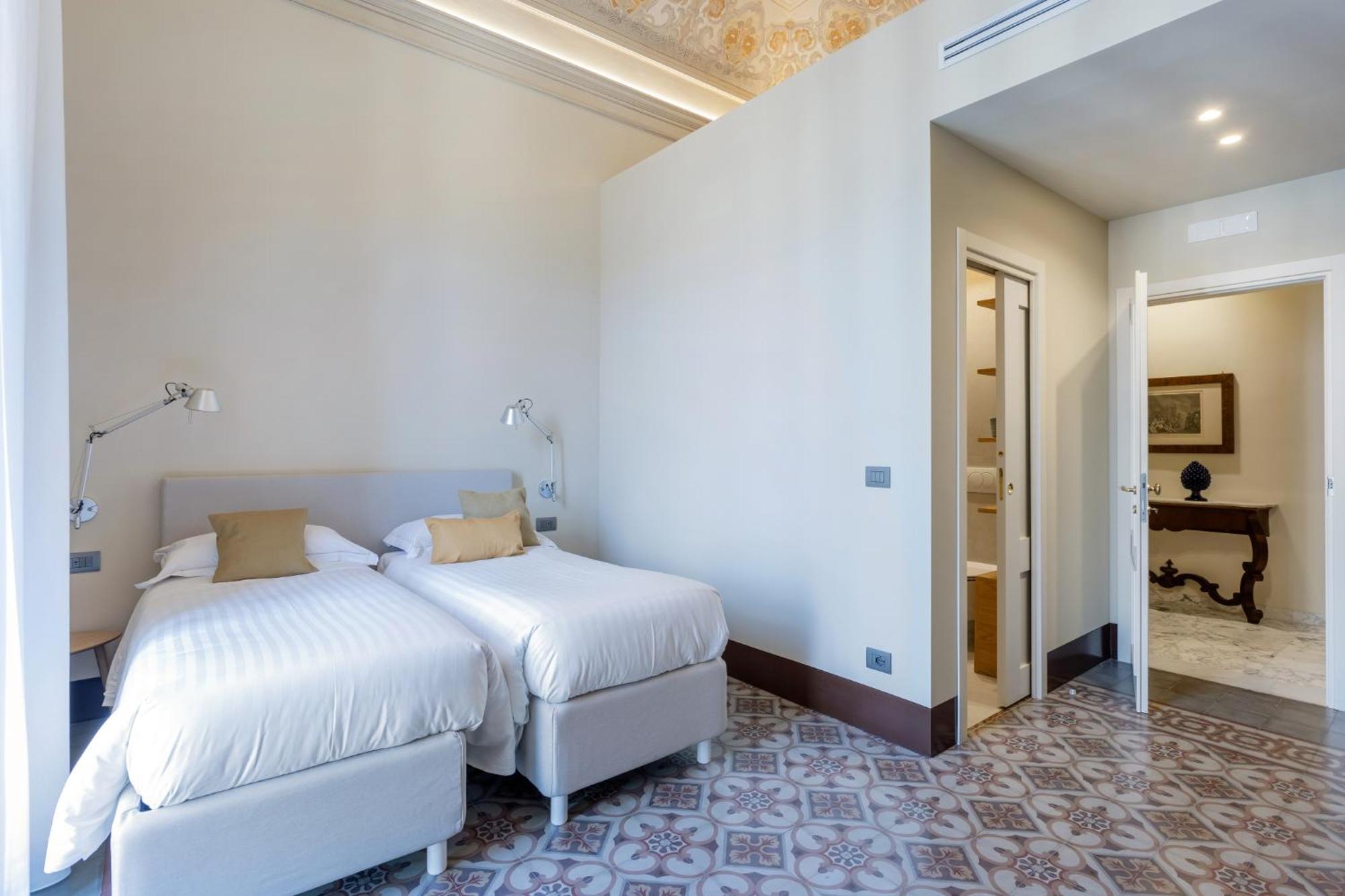 Palazzo Costarelli - * Aeroporto di Catania Fontana Rossa